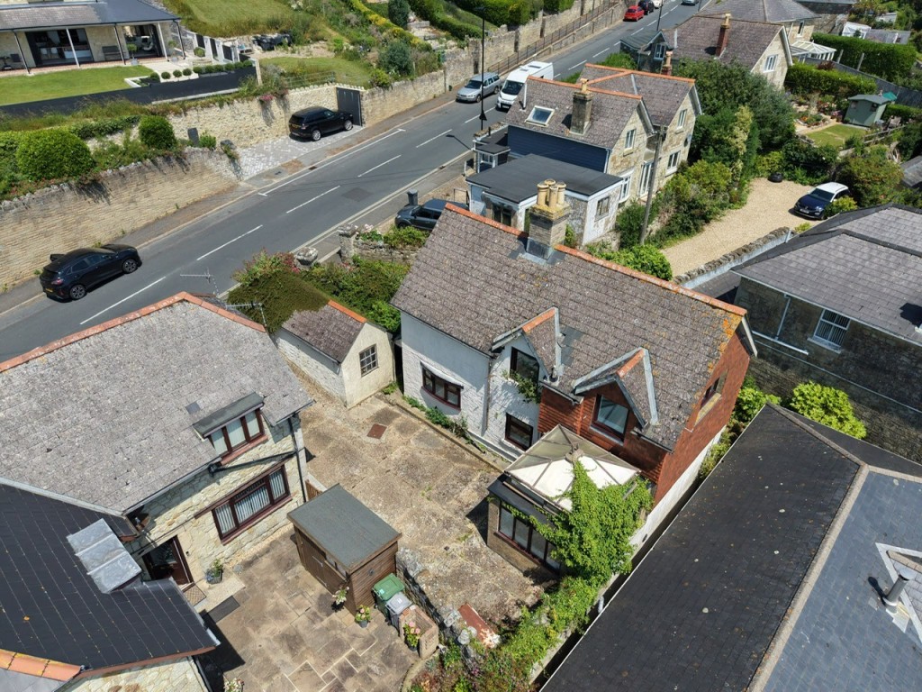 Lot: 88 - TWO-BEDROOM COTTAGE FOR IMPROVEMENT - The Cottage Looking Towards Leson Rd